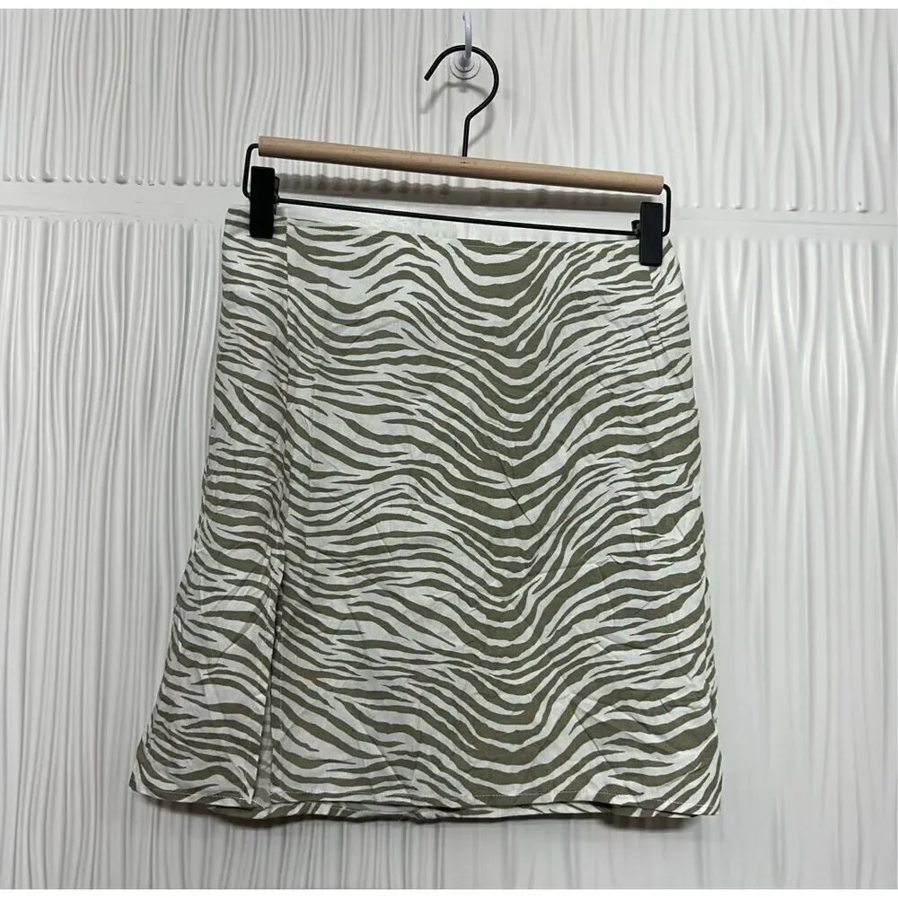 NWT Motel - Urban Outfitters- Mini Skirt 'Shenka' in Camel